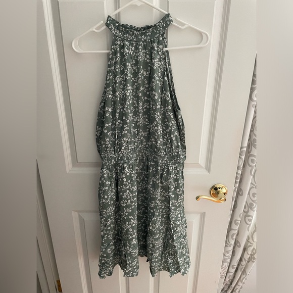 Dresses & Skirts - Floral green halter dress